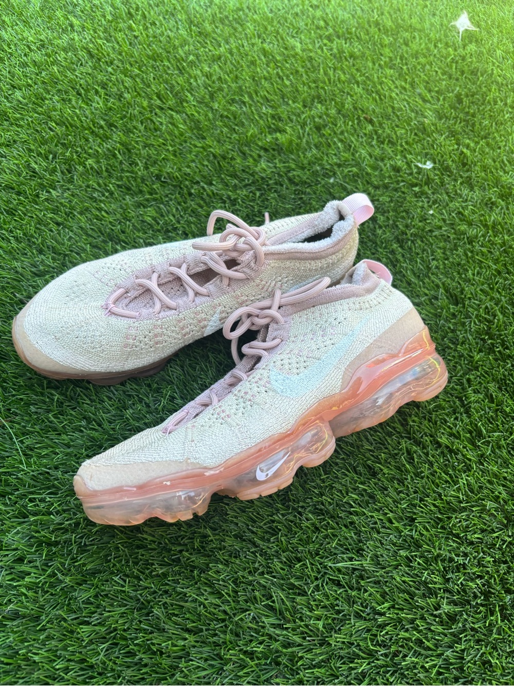 Nike vapor Max Knit Lace-Up Women's Athletic Sneakers in Blush Pink